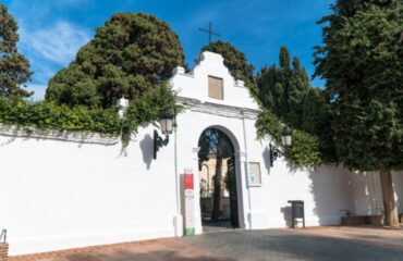 Horario especial de visitas en el Cementerio con motivo de la festividad de Todos los Santos