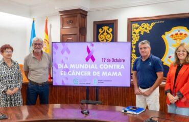 Nerja celebra el Día Mundial contra el Cáncer de Mama