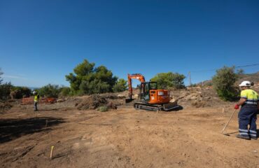 Arrancan las obras del aparcamiento en superficie a la entrada de Maro