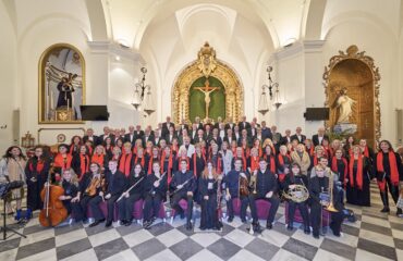 La Coral Alminares clausura su 40 aniversario con un concierto navideño en la Iglesia de El Salvador